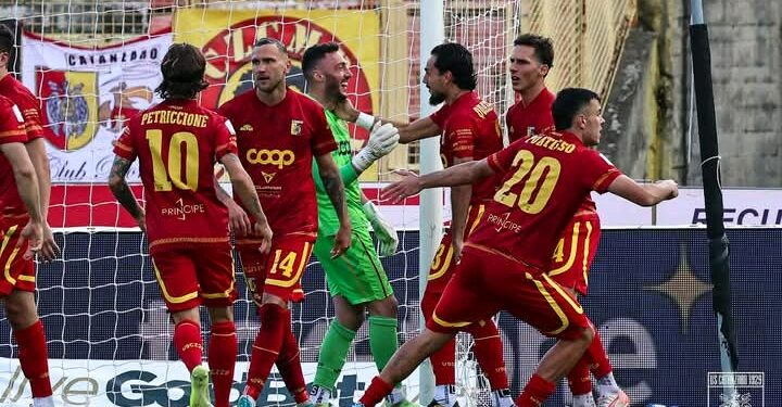 AFFARE FATTO! Il Catanzaro si assicura una stella con un contratto triennale!