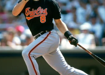 Cal Ripken Jr. Becomes Iron Man, Breaks Gehrig’s Record